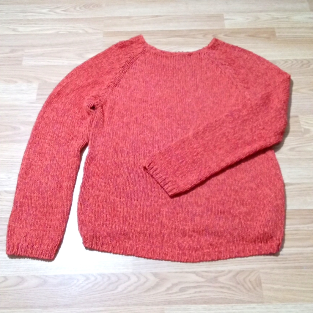 Coral color chunky knit sweater no brand or size ?maybe large?